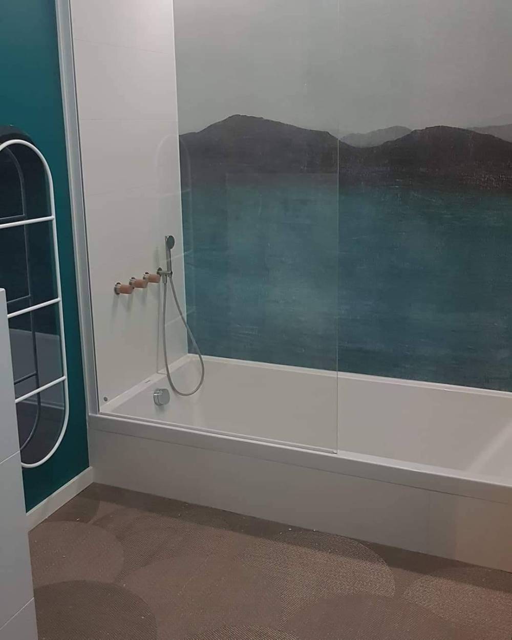 653f904536957_images_large